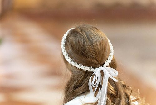 Erstkommunion Pfarre Schottenfeld / Erzdiözese Wien/ Schönlaub, Stephan Schönlaub Als Erstkommunion oder Erste heilige Kommunion wird in der katholischen Kirche der erste Empfang der Kommunion bezeichnet. An diesem Tag dürfen die Kinder zum ersten Mal das heilige Brot in Form einer Hostie empfangen und sie werden offiziell in der